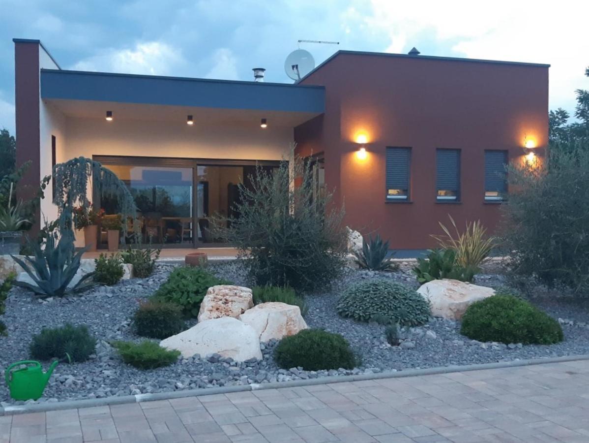 Apartments Bijou With Big Private Garden Near Umag Vilanija Kültér fotó