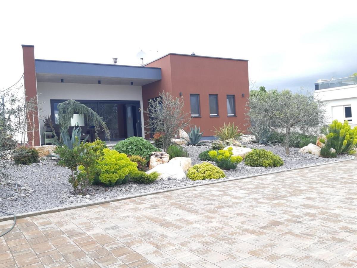 Apartments Bijou With Big Private Garden Near Umag Vilanija Kültér fotó